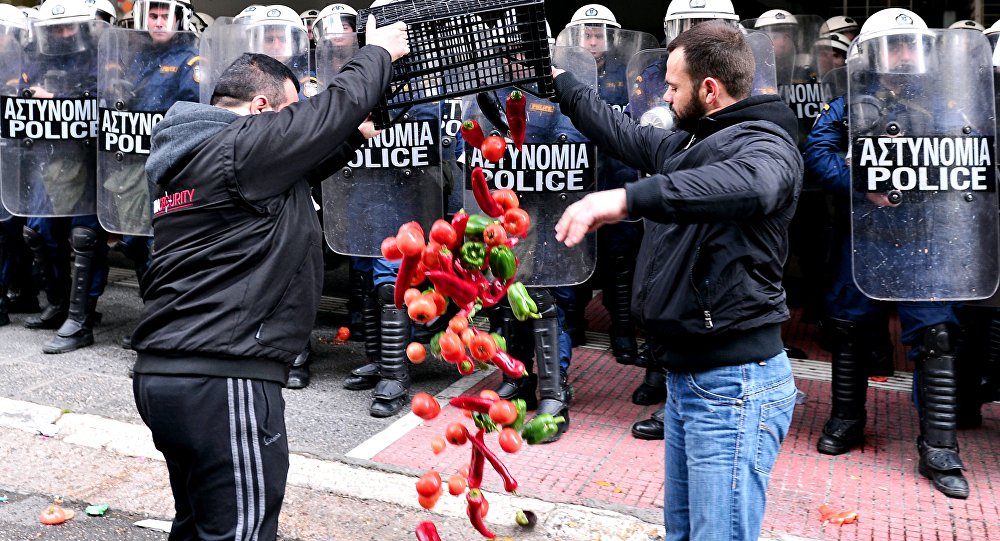 Бацање поврћа из протеста